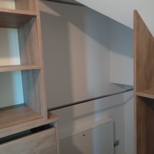 Meble do pokoju ze skosem